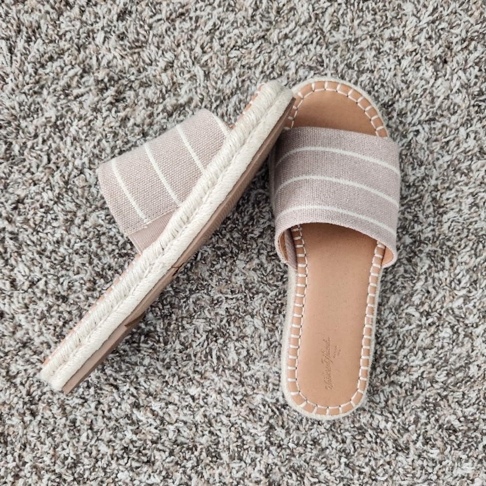 Naturalizer Beige Striped Women's Sandals